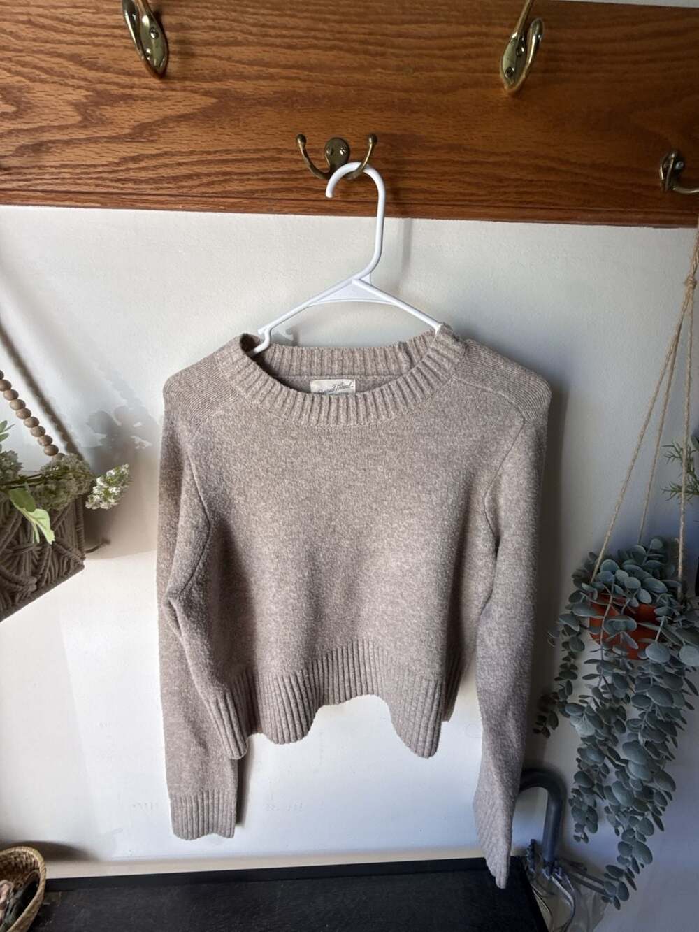 Cozy fall 🍁 Sweater Size M Heather Tan Crewneck